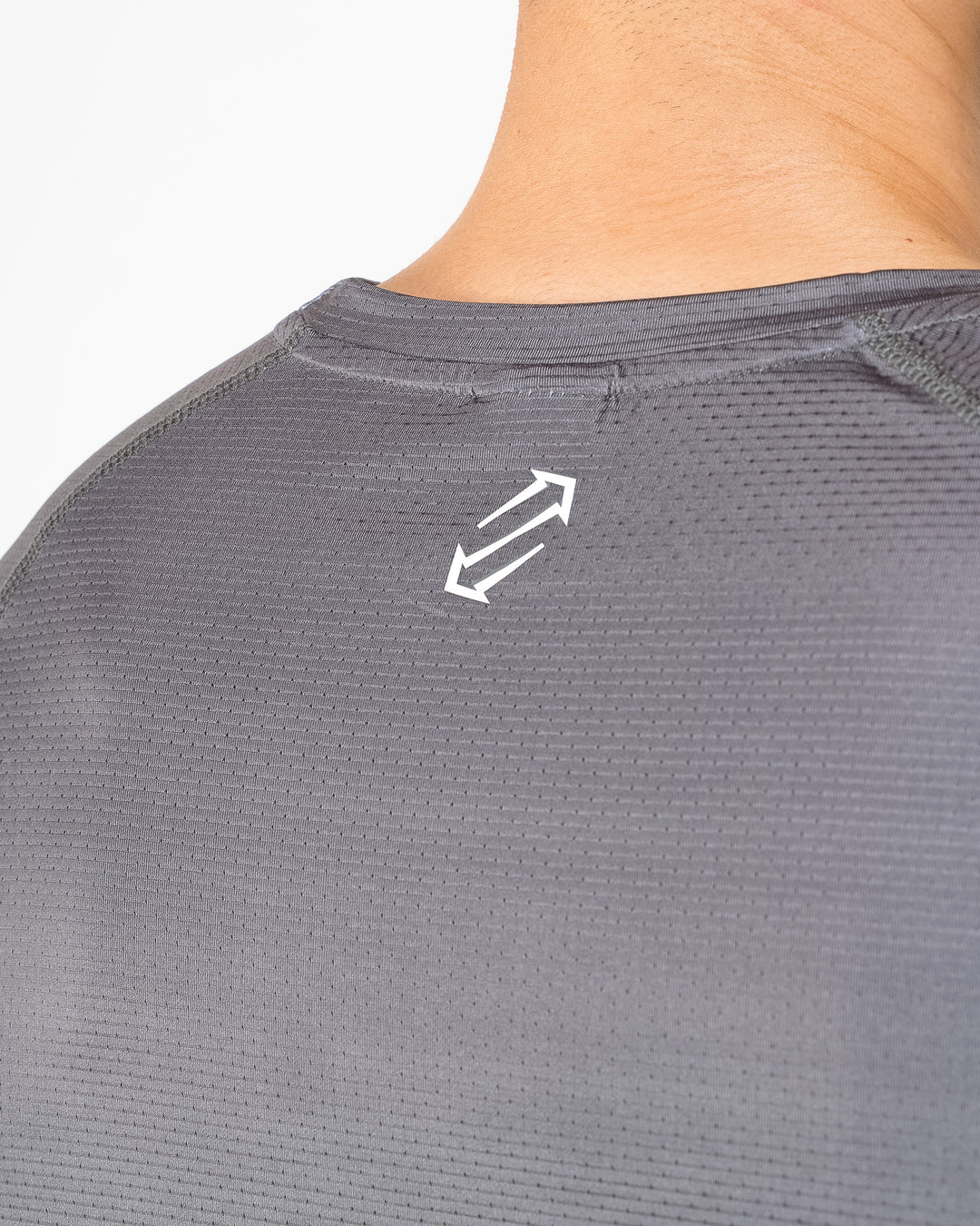 T-SHIRT - PUSHING LIMITS (ZWART/ZWART)