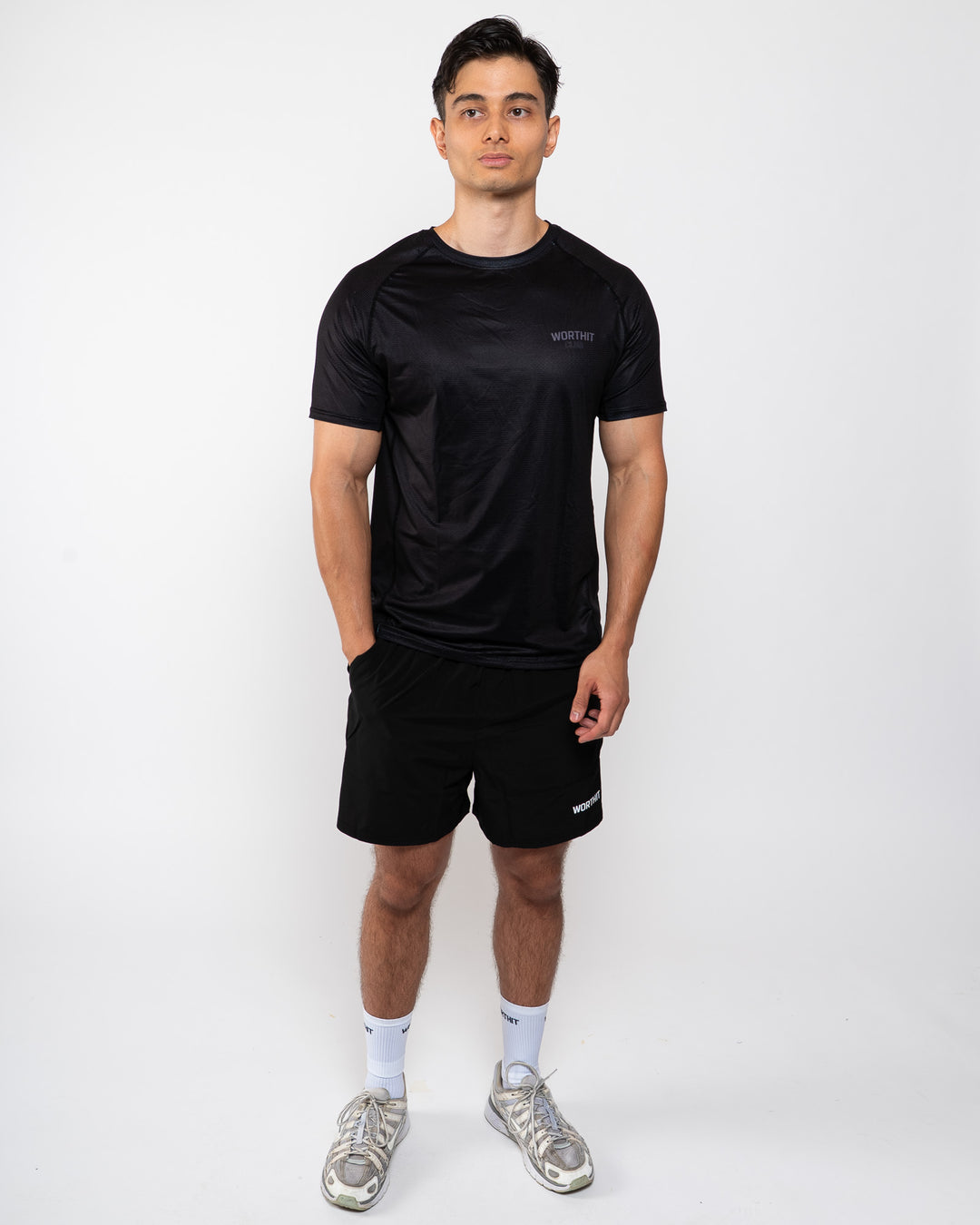 T-SHIRT - PUSHING LIMITS (ZWART/ZWART)