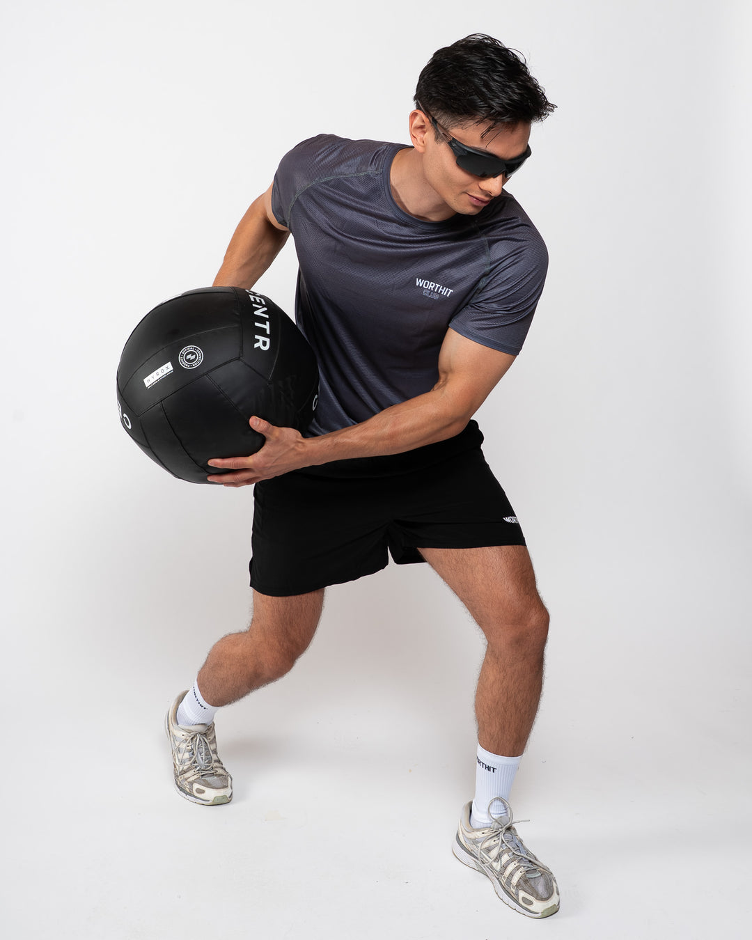 T-SHIRT - PUSHING LIMITS (ZWART/ZWART)