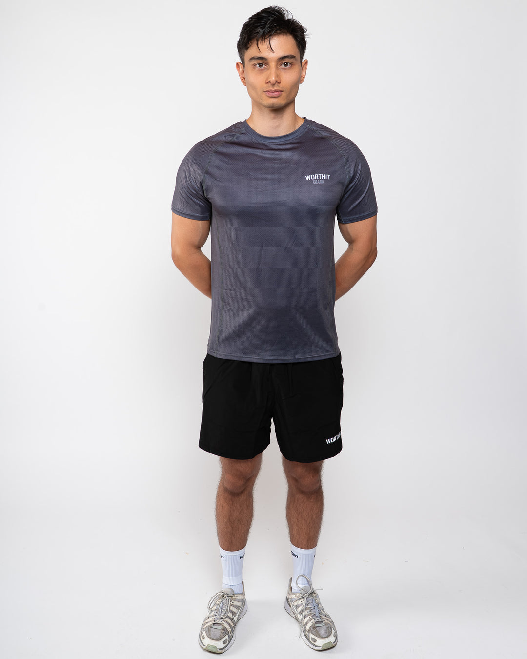 T-SHIRT - PUSHING LIMITS (ZWART/ZWART)