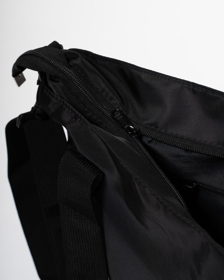 NYLON TOTE BAG - WORTHIT CLUB
