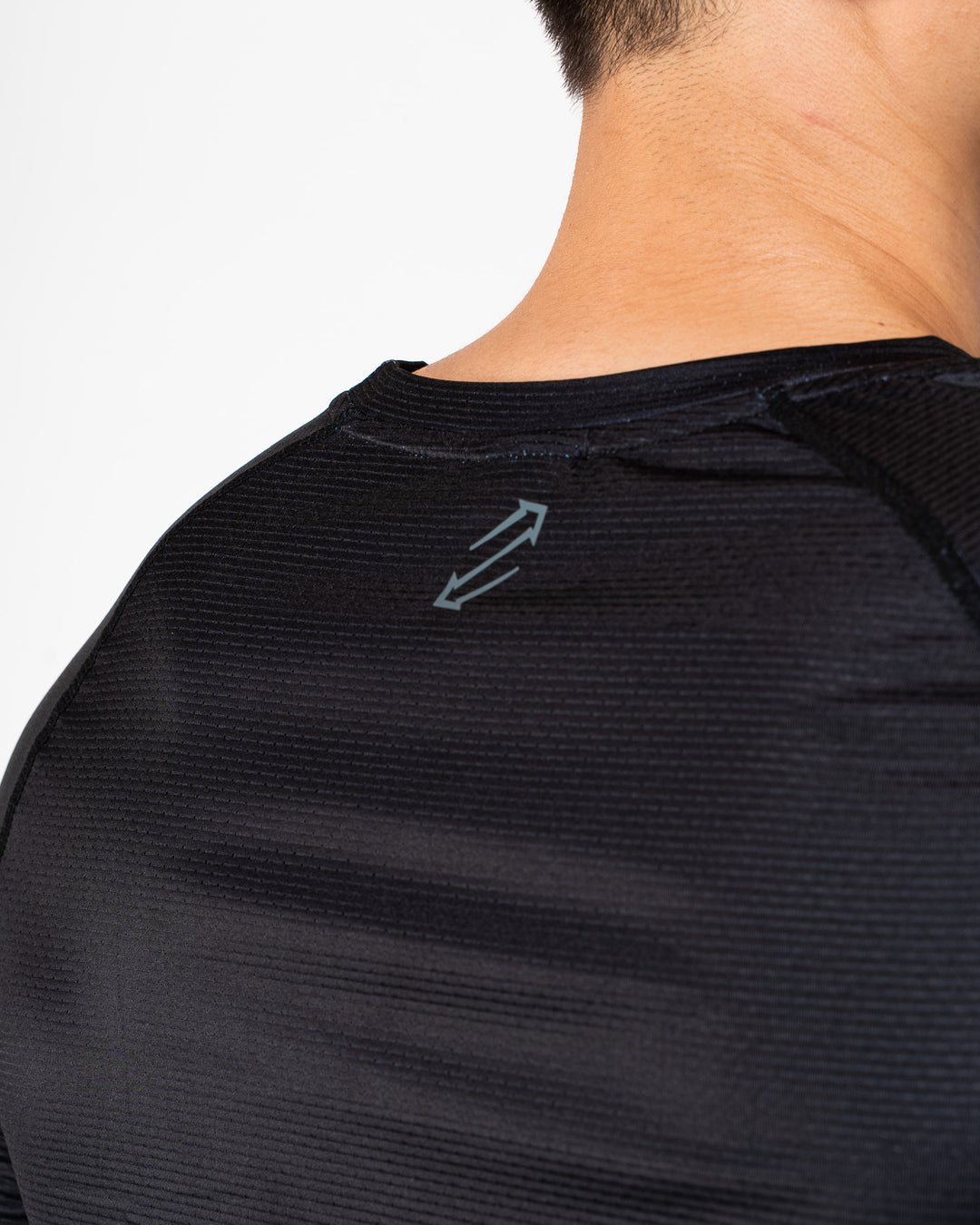 T-SHIRT - PUSHING LIMITS (ZWART/ZWART)
