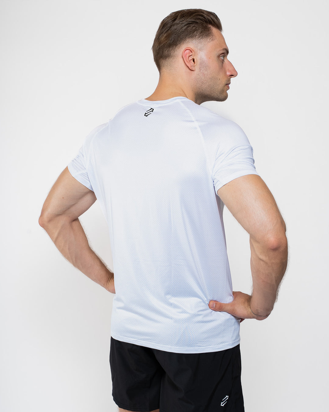 T-SHIRT - PUSHING LIMITS (ZWART/ZWART)